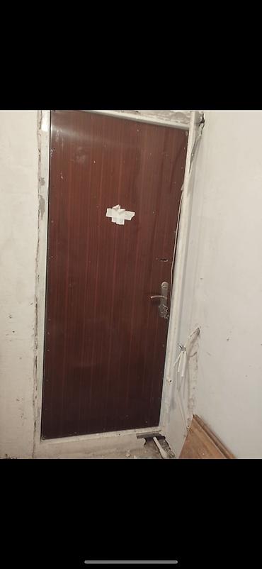 ikinci əl seyf qapi: İstifadə olunmuş qapı. Yaxşı vəziyyətdə. Standart ölçülər. Yeni kilid — 3