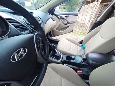 Hyundai: Hyundai Elantra: 1.8 l | 2015 il Sedan — 7