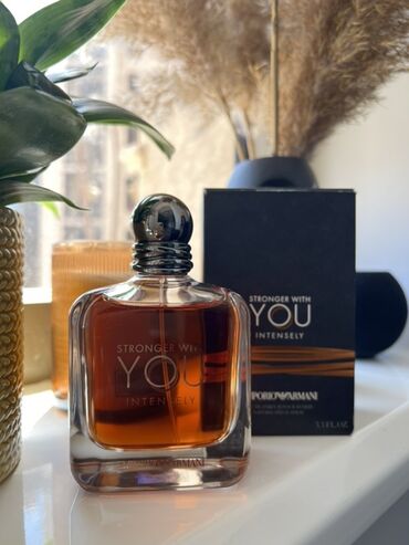 самые лучшие духи: Giorgio Armani Emporio Armani Stronger With You Intensely — мужская