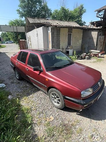 Volkswagen: Volkswagen Vento: 1993 г., 1.8 л, Механика, Бензин, Седан — 1
