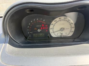 volvo fn: Toyota Ist: 2003 г., 1.5 л, Автомат, Бензин, Хэтчбэк — 1