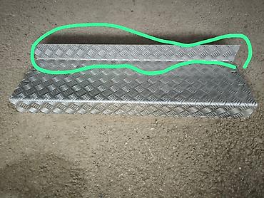 Metal listlər: Hazır Aluminium pillə .Uzunluğu 109sm eni 32sm,qatlanan hissələr — 2