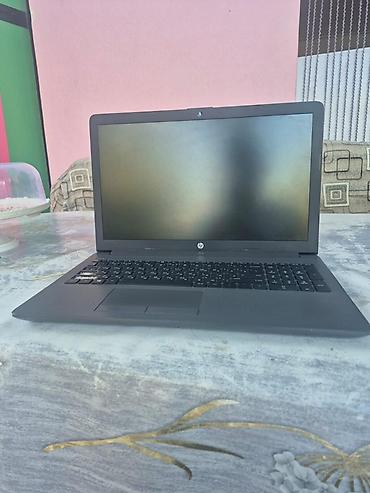 HP 250 G7 noutbuk Xüsusiyyətlər: - Prosessor: Intel Core i3-7020U
