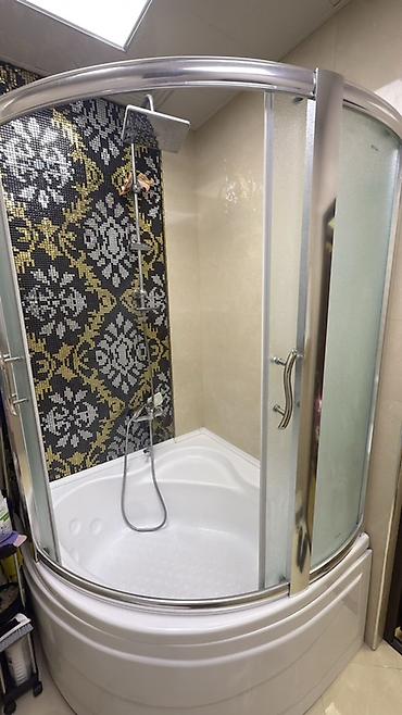 hamam qapi: Künc tipli duş kabinası və vanna kombinasiyası - Forması — 1