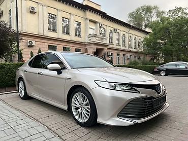 corolla 2004: Toyota Camry: 2018 г., Гибрид, Седан — 1
