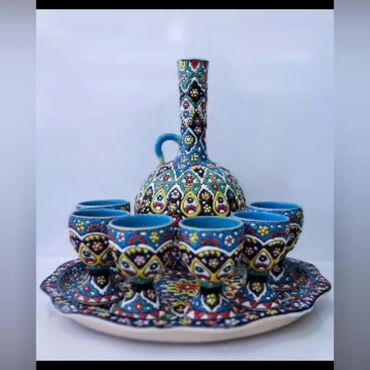 Digər ev dekoru: Zərif naxışlı və parlaq rəngli mina qapaqlı qab. Bu qab mürəkkəb — 11