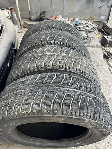 11 00 20: Комплект зимних шин Bridgestone Blizzak Revo 2. - Размер: 195/65 R15 — 7