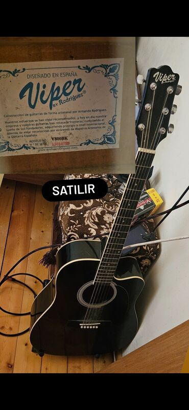Pianolar: Akustik gitara, 6 sim