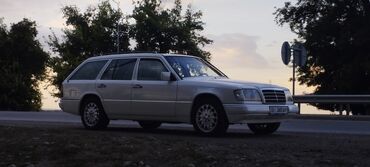 правое крыло: Mercedes-Benz E-Class: 1995 г., 2.8 л, Автомат, Бензин, Универсал