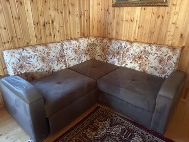 Divanlar: Künc divan, Parça