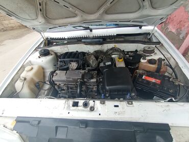 VAZ (LADA): Lada Samara, ağ rəng, sedan kuzov. Texniki və dizayn xüsusiyyətləri — 10