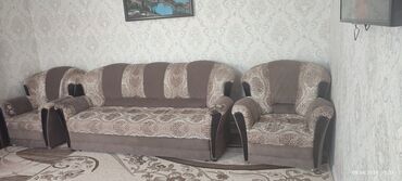 Другая мебель: Продаем диван тройка в отличном состоянии . Для зала самый раз . цена