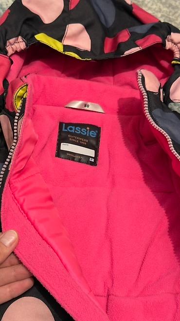 lassye комбинезон: Детский зимний комбинезон Lassie размера 80. Модель имеет капюшон и — 4