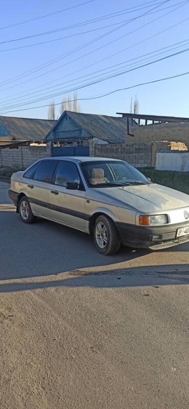 Volkswagen: Volkswagen Passat: 1989 г., 1.8 л, Механика, Бензин, Седан