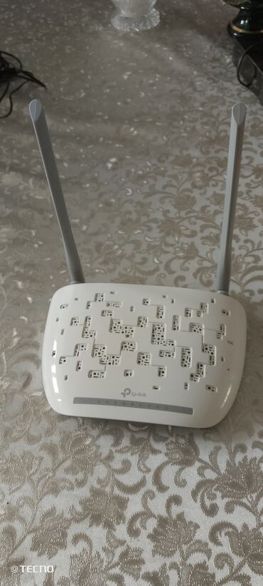 Modemlər və şəbəkə avadanlıqları: Wifi Modem Normal Veziyyetdedir Az Iwlenib Alan Olsa Endirim Edecem
