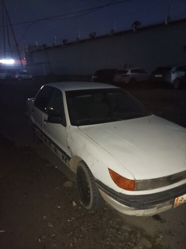 Mitsubishi: Mitsubishi Lancer: 1991 г., 1.3 л, Механика, Бензин, Седан