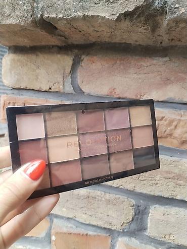 Makeup Revolution London – Reloaded Velvet Rose paleta senki za oči -