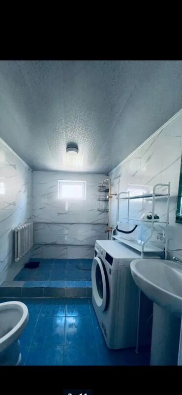 дом бишкек кызыл аскер: 65 м², 3 комнаты, Забор, огорожен, Парковка, Сарай