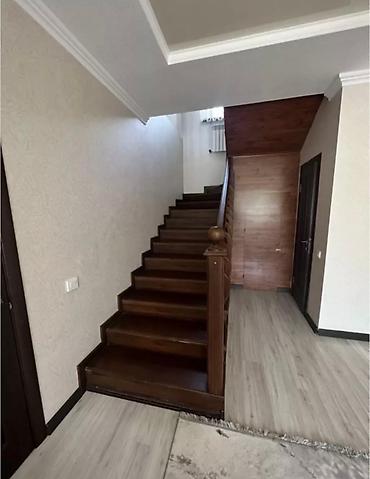 Долгосрочная аренда домов: 220 м², 6 комнат — 2