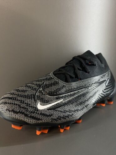 Бутсы: Футбольные бутсы Nike Phantom с серым вязаным верхом и яркими — 2