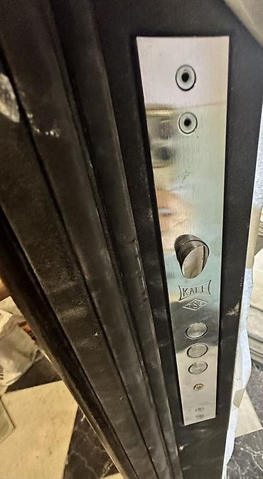 Giriş qapıları: Qapı cıxarılıb! Hec bir defekti, qopuğu, cattağı YOXTUR!!! Metall — 6