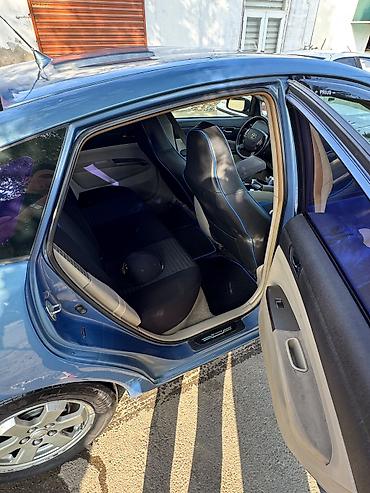 prius r17: Toyota Prius (2-ci nəsil) – mavi rəng, hibrid hatchback — 5