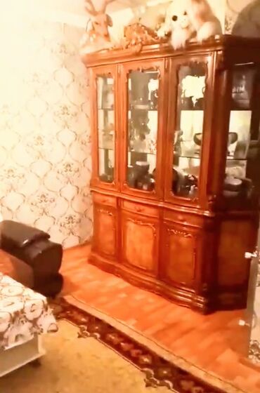 Uzunmüddətli kirayə mənzillər: Kirayə verilir: tam mebelli, geniş və işıqlı mənzil. 3 Otağ mətbəx — 17