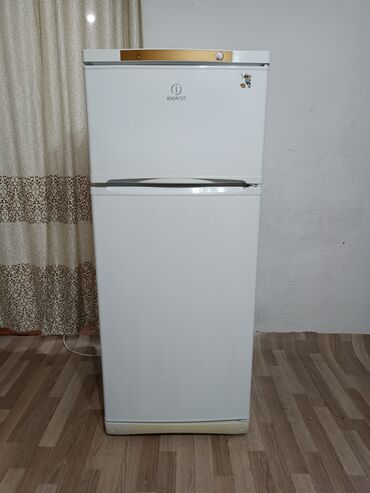 ремонт плитка: Холодильник Indesit, Б/у, Двухкамерный, De frost (капельный)