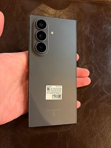 isləmis telefonlar: Samsung Galaxy Z Fold 7, 512 GB — 4