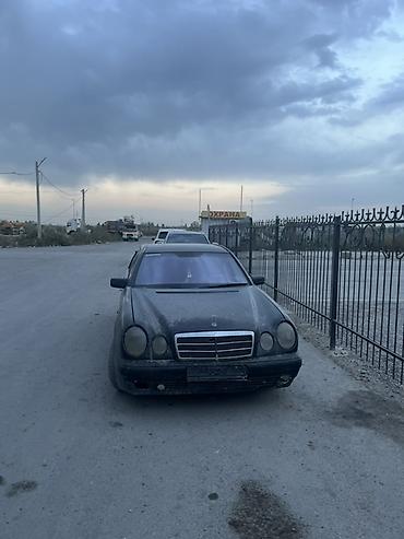 степ эреф 1: Mercedes-Benz E-Class: 1999 г., 2.3 л, Кол менен иштөөчү, Бензин, Седан — 1