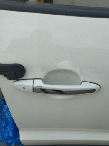 step vagon: Передняя правая дверная ручка Hyundai