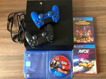 Словари: Playstation 4 . Super vəziyyətdədir heç bir problemi yoxdur. 2 pult və