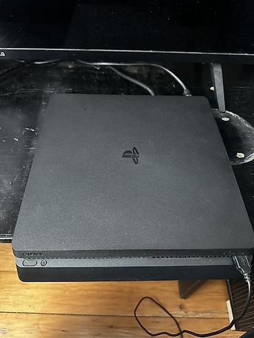 oyun komputerlər: Sony PlayStation 4 Slim oyun konsolu Xüsusiyyətlər: - Kompakt “Slim” — 1