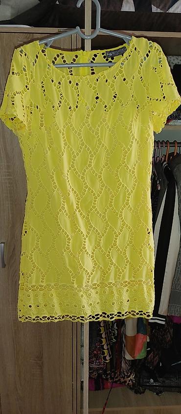 hernan torbe: Žuta čipkana mini haljina – KOSMIKA womenswear - Kroj: ravna silueta — 3