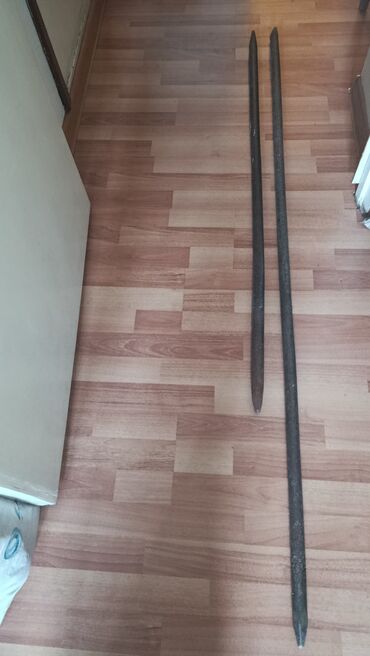 ножи цены: Советские металлические ломы - 2 шт. Большой: 1.77 м (цена 2000 сом)