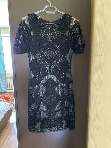 черное платье размер 38: Вечернее платье, Классическое, Короткая модель, Без рукавов, С пайетками, M (EU 38)