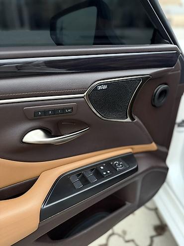 Lexus: Lexus ES: 2019 г., 2.5 л, Вариатор, Гибрид, Седан — 11