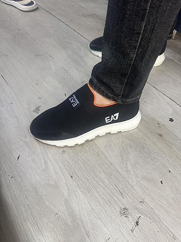 rezin botinkalar: Kişi idman ayaqqabısı – slip-on model - Rəng: Qara üst, ağ altlıq — 1