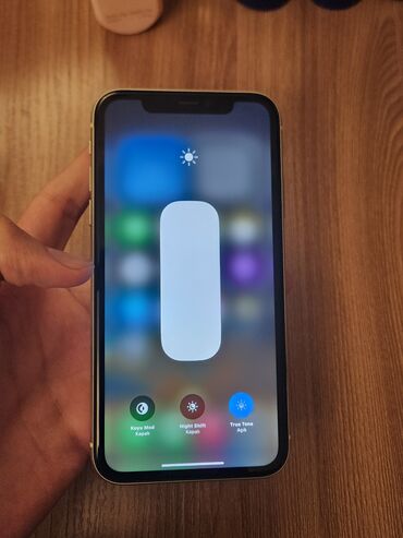Apple iPhone: IPhone 11, 64 GB, Ağ, Simsiz şarj, Face ID, Sənədlərlə — 2