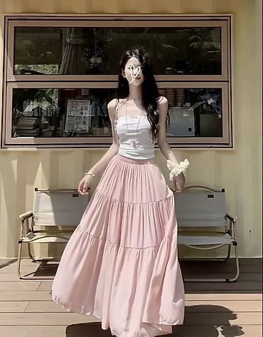 buta xonca: Pudra çalarlı, uzun, çoxqatlı ətək - Model: maksi uzunluqda, 3 qat — 3