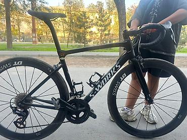 27 5: Шоссейный велосипед S-Works Tarmac (карбон) - Рама и вилка: легкая — 1