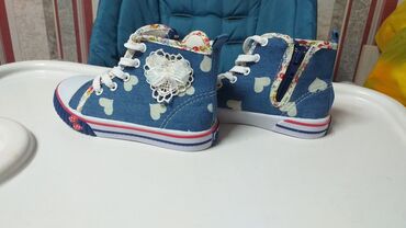 зимняя обувь для девочек: Каждая по 500 сом