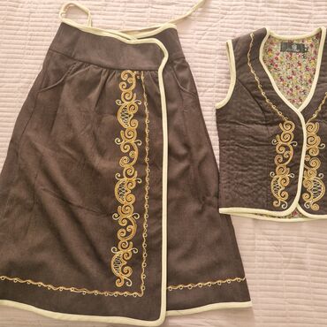 платье гофре: Костюм с юбкой, Миди, Жилет, Made in KG, M (EU 38)