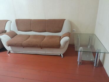 işlənmiş divan: Divan kresloları ilə birlikdə(işlənmiş)150 azn satılı