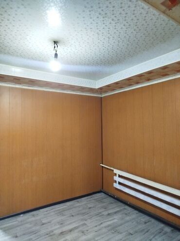 продаю дом кенеш: 100 м², 3 комнаты, Забор, огорожен, Подвал, погреб