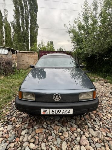електрони скутер: Volkswagen Passat: 1990 г., 1.8 л, Механика, Бензин, Седан