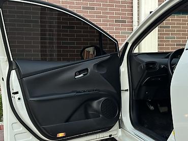 Toyota: Toyota Prius: 2016 г., 1.8 л, Гибрид, Лифтбек — 11