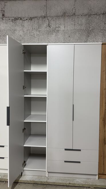 Шкафы для одежды: Качество на первом месте! Прослужит вам долгие годы! Трехдверный шкаф — 13