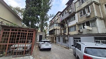 ecemide kiraye evler 2020: Bakı, Yasamal, 3 otaqlı, Köhnə tikili, m. Elmlər Akademiyası, 65 kv. m — 1