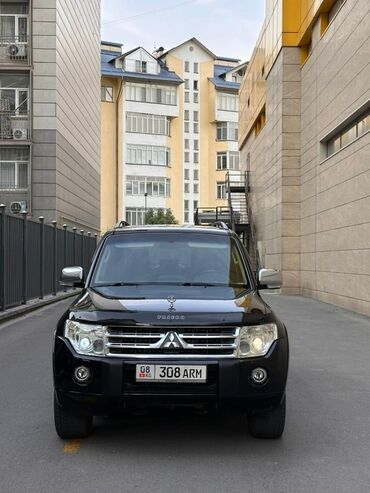 диски на мицубиси делика: Mitsubishi Pajero черный цвет кузова. Ключевые особенности: -